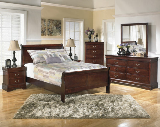 Alisdair 7 Pc. Bedroom - (3 Pc. Queen Sleigh Bed, Dresser, Mirror, Chest & Nightstand)